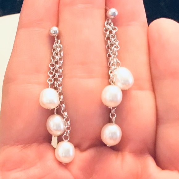 Roz Kwan Sterling Silver Freshwater Pearl Dangle Earrings - Picture 8 of 9